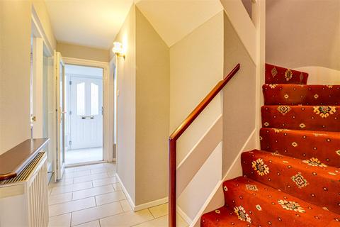 98 Ardleigh, Basildon, SS16 5RE