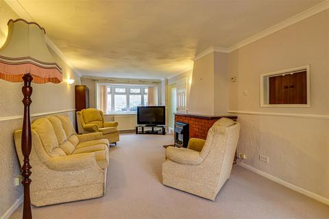 98 Ardleigh, Basildon, SS16 5RE