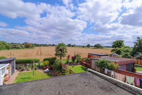 18 Lakefields Close, Rainham, RM13 9SL