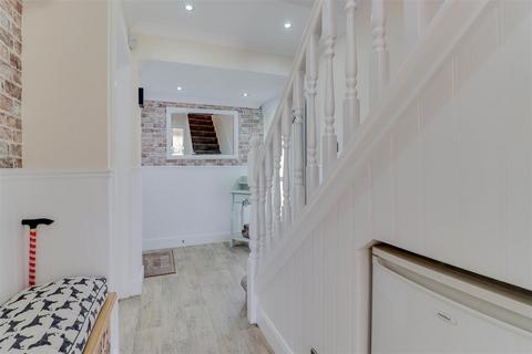 106 Ballards Walk, Basildon, SS15 5JP