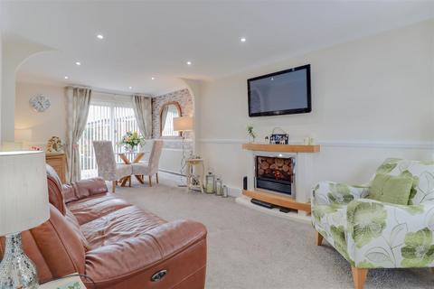 106 Ballards Walk, Basildon, SS15 5JP