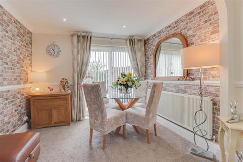 106 Ballards Walk, Basildon, SS15 5JP