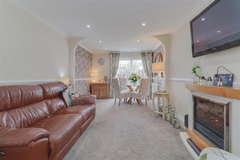 106 Ballards Walk, Basildon, SS15 5JP