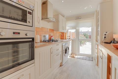 106 Ballards Walk, Basildon, SS15 5JP