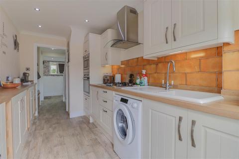 106 Ballards Walk, Basildon, SS15 5JP