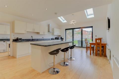 47 Berry Lane, Langdon Hills, Basildon, SS16 6AY