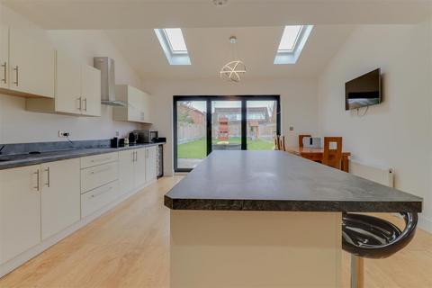 47 Berry Lane, Langdon Hills, Basildon, SS16 6AY