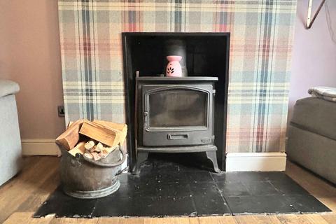 6 School Street, Greetland, Halifax, HX4 8JB