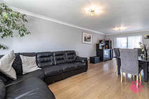 21 Clickett End, Basildon, SS14 1NG