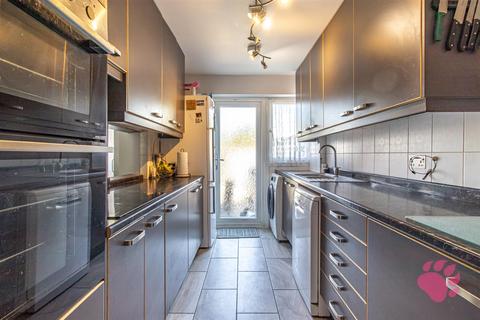 21 Clickett End, Basildon, SS14 1NG