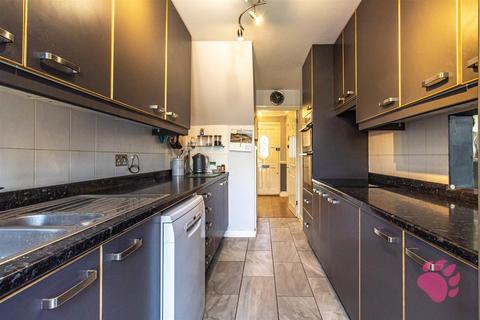 21 Clickett End, Basildon, SS14 1NG