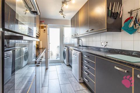 21 Clickett End, Basildon, SS14 1NG