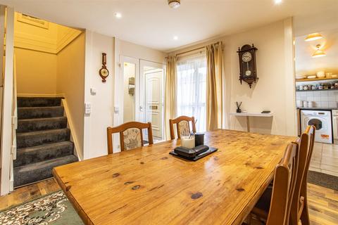 190 Beambridge, Basildon, SS13 3NE