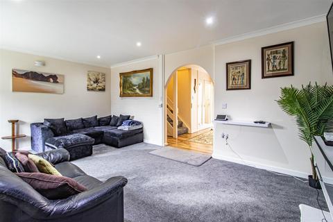 190 Beambridge, Basildon, SS13 3NE