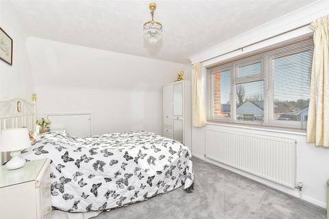 33 Hardy Road, Greatstone, New Romney, TN28 8SF
