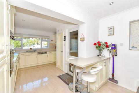 33 Hardy Road, Greatstone, New Romney, TN28 8SF