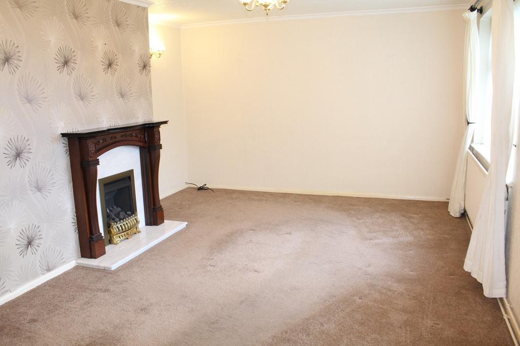 Monsal Crescent, Tibshelf, Alfreton... 3 bed semidetached house for