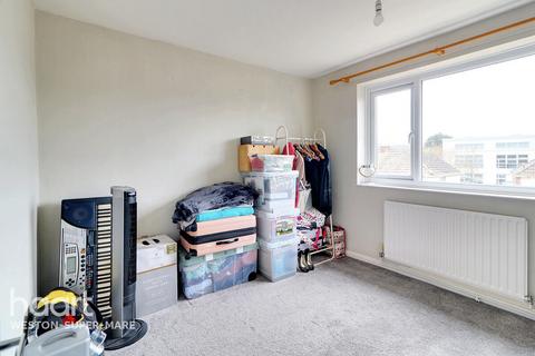 2 bedroom flat for sale, Avon Close, Weston-Super-Mare