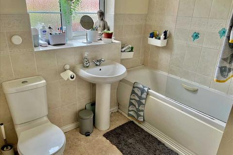 19 Smallshire Close, Wednesfield, Wolverhampton, WV11 3SL