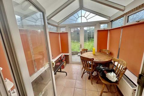2 Arnhem Close, Wednesfield, Wolverhampton, WV11 1EU