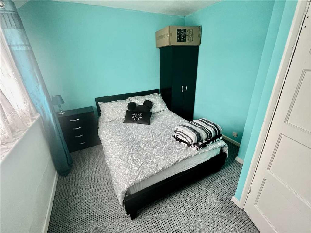 Bedroom     2