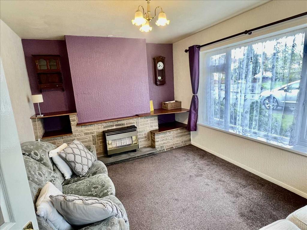 Silverton Way, Wednesfield 2 bed semidetached house for sale £179,995
