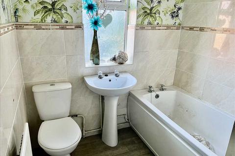 94 Blackwood Avenue, Wednesfield, Wolverhampton, WV11 1EY