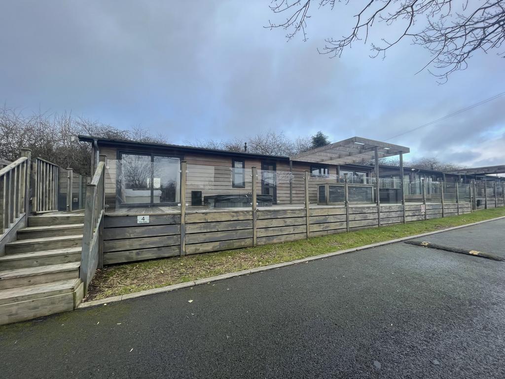 North Walsham, Norfolk, NR28 2 bed park home for sale £249,000