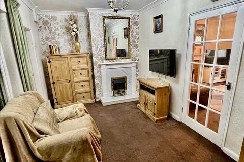 4 bedroom semi-detached house for sale, Wood Avenue, Wednesfield
