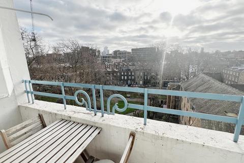Studio to rent, Gray's Inn Road, Clerkenwell, WC1