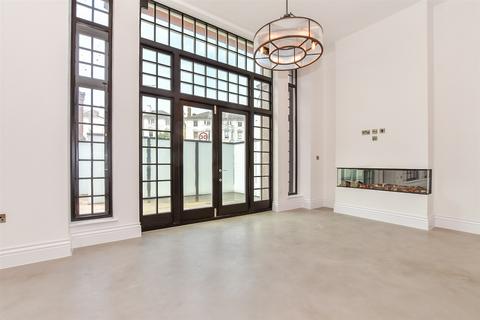 3 bedroom ground floor flat for sale, The Carriage House, Tunbridge Wells TN1