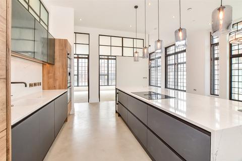 3 bedroom ground floor flat for sale, The Carriage House, Tunbridge Wells TN1