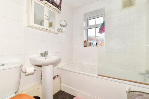 29 Woodhatch, Southwater, Horsham, RH13 9TU