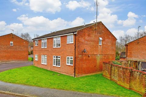 29 Woodhatch, Southwater, Horsham, RH13 9TU