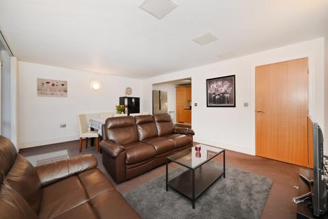 Flat 17, Turner House Cassilis Road, London, E14 9LJ