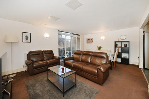 Flat 17, Turner House Cassilis Road, London, E14 9LJ