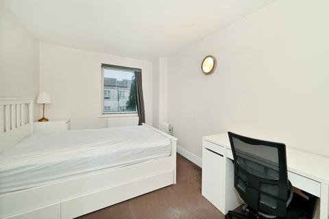 Flat 17, Turner House Cassilis Road, London, E14 9LJ