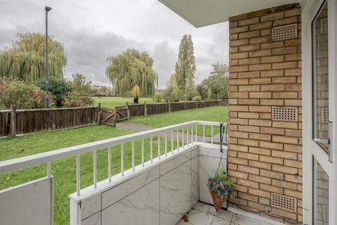 2 bedroom flat for sale, Oman Avenue, NW2, Gladstone Park, London, NW2