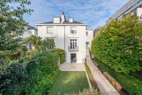 4 bedroom house for sale, Wellington Place, London NW8