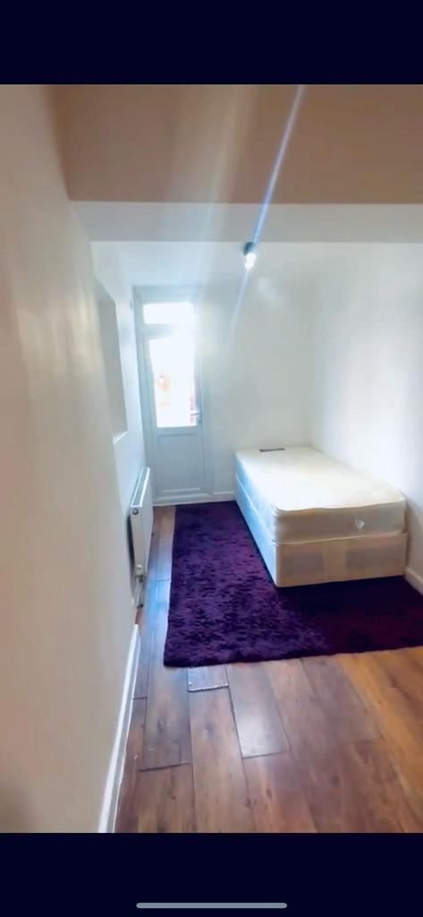 Cozy Studio Flat in St. Erkenwald Road, London, I