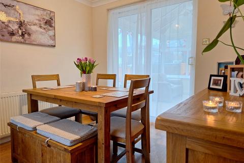 38 Sholver Hill Close, Oldham, OL1 4NS