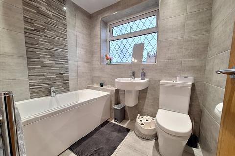 38 Sholver Hill Close, Oldham, OL1 4NS