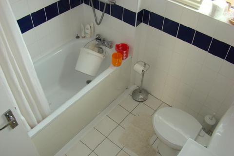 2 bedroom maisonette for sale, Monmouth Road, Hayes, Greater London, UB3