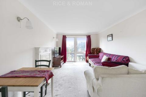 1 bedroom retirement property for sale - Galsworthy Road, Kingston Upon Thames KT2