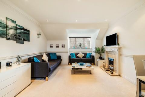 3 bedroom penthouse for sale, The Esplanade, Canford Cliffs, Poole, Dorset, BH13