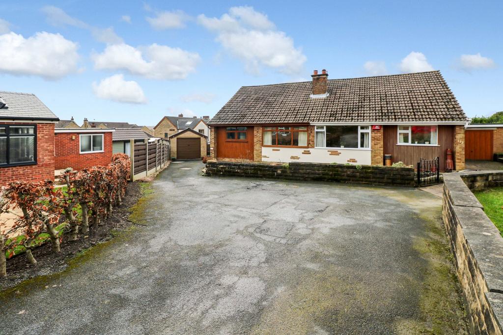 Peep Green Road, Liversedge, West... 3 bed semidetached bungalow for