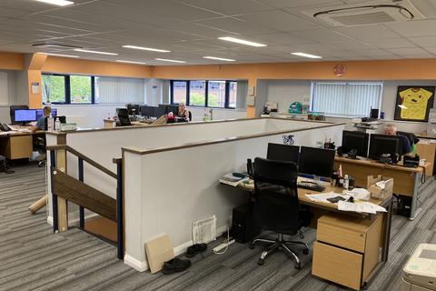 Office to rent, Unit 17, The Metro Centre, Watford, WD18 9SB