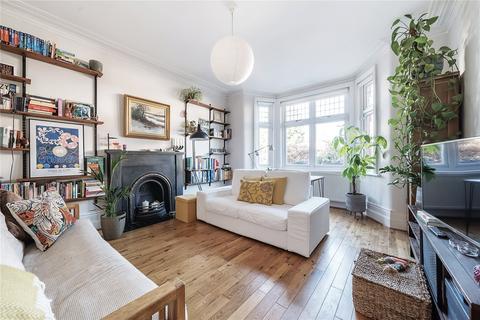 2 bedroom flat for sale, Kelvin Avenue, Palmers Green, London, N13