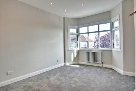 2 bedroom apartment to rent, Old Farm Avenue, Sidcup DA15