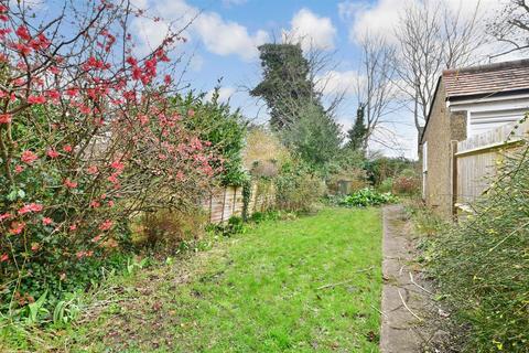 13 Derek Avenue, Wallington, SM6 7LA